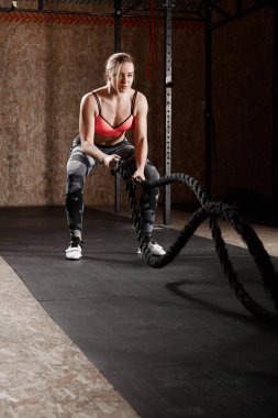 Çapraz Eğitim egzersiz yapıyor kadın 