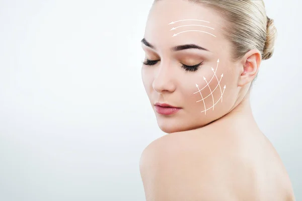 Girl with shoulder close to face — Stock Photo, Image