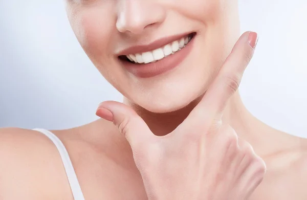 Woman with beautiful smile — Stock Photo, Image