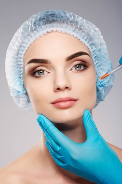 Yordamlar kliniğinde işi kızı 