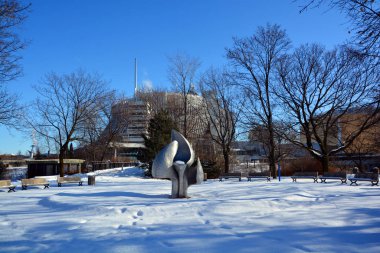 Montreal Kumarhanesi Montreal, Quebec 'teki le Notre-Dame' da yer almaktadır. Kanada 'nın en büyük kumarhanesi ve dünyanın en büyük kumarhanelerinden biridir.