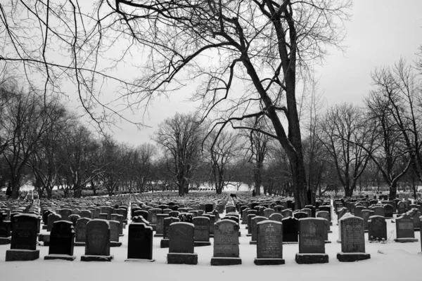 Antigo Cemitério Com Neve Inverno — Fotografia de Stock