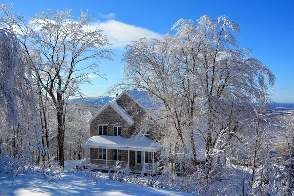 Casa Bosque Invierno — Foto de Stock