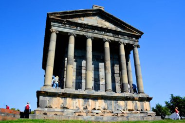 GARNI, ARMENIA - Haziran 2016: Ermenistan 'daki Antik Garni Tapınağı 