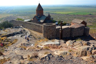 ARARAT PLAINE ARMENIA 09: 19: Khor Virap Manastırı bir ilahiyat okuluna ev sahipliği yaptı ve Ermeni Katoliklerin eviydi.