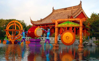 Su ile geleneksel Çin tapınağı