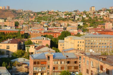 YEREVAN ARMENIA 09 10 19: Erivan şehir binası, bazen Ermenistan 'ın başkenti ve en büyük şehridir.
