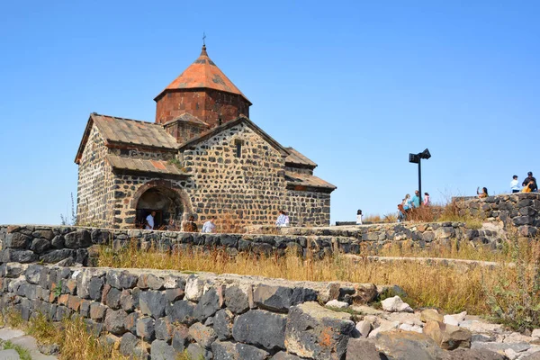 Sevan Armenia 2019 Sevanavank Complexo Monástico Localizado Uma Península Costa — Fotografia de Stock