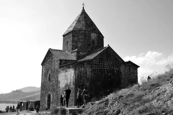 Sevan Armenia 2019 Sevanavank Complexo Monástico Localizado Uma Península Costa — Fotografia de Stock