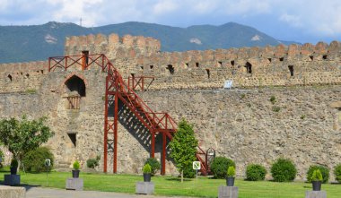 Antik şehrin dağlarındaki harabeler.
