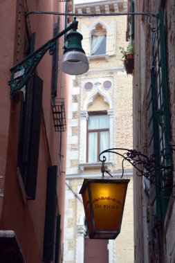 Trieste, İtalya 'da eski bir sokak.