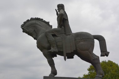 TBILISI GEORGIA 09 12 19: Vakhtang I Gorgasali Anıtı, İberya 'nın İberya kralı ve Kartli olarak bilinen, 6. yüzyılın beşinci ve ilk çeyreğinin ikinci yarısında.