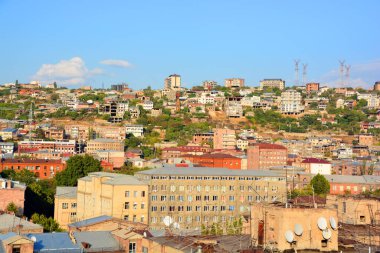YEREVAN ARMENIA 09 10 19: Erivan şehir binası, bazen Ermenistan 'ın başkenti ve en büyük şehridir.