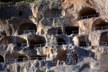 VARDZIA GEORGIA 09 16: 19: Vardzia, Gürcistan 'ın güneyindeki bir mağara manastırı.