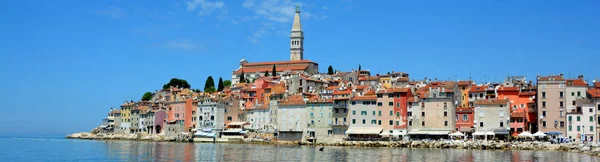 Terraces Surrounding Old Venice Town Shore Adriatic Sea Rovinj Horvátország — Stock Fotó