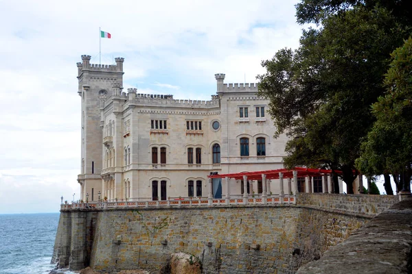 Castillo Miramare Trieste Italia Los Terrenos Del Castillo Incluyen Extenso —  Fotos de Stock