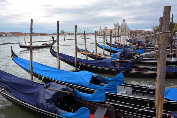 Gondolas Kanalen Venedig Italien — Stockfoto