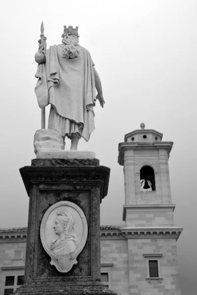 ローマの聖十字架の王の像イタリア — ストック写真