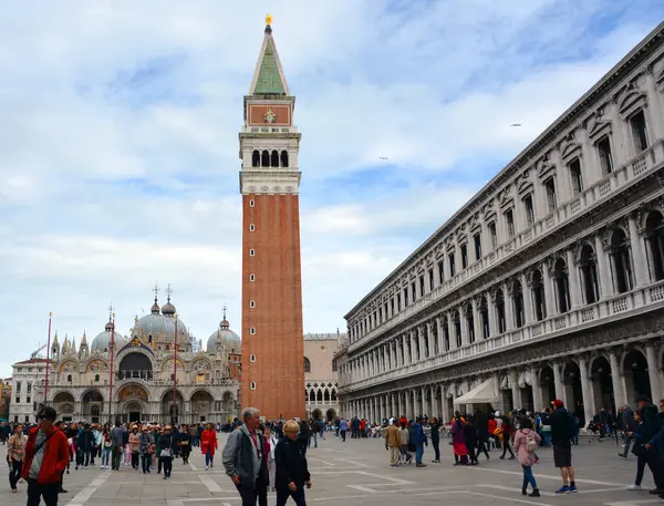 Piazza San Marco Venetië Met Basiliek Van San Marco Klokkentoren — Stockfoto
