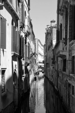 İtalya 'da gündüz Venedik kanalı