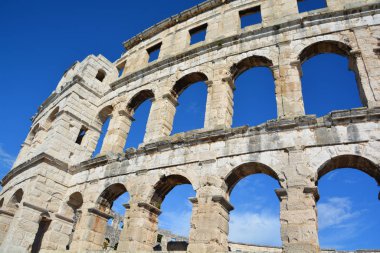 PULA CROATIA 05 24 2019: Pula Arena, Hırvatistan 'ın Pula kentinde bulunan ünlü Roma amfitiyatrosu. 27 BC68 yılında inşa edildi..