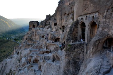 VARDZIA GEORGIA 09 16: 19: Vardzia, Gürcistan 'ın güneyindeki bir mağara manastırı.