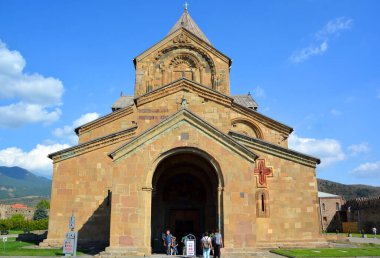 Svetitskhoveli Katedrali, Gürcistan 'ın Mtskheta kentinde yer alan bir Gürcü Ortodoks katedralidir.. 