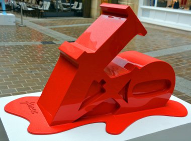 Kırmızı kalbin modeli.