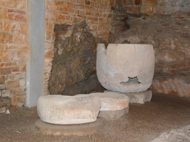 Antik tarih müzesinin içi