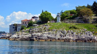 Montgro 'daki Sveti Stefan Körfezi manzarası