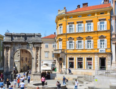TOULOUSE, FRANCE - CRCA HAZİRAN 2015 Belediye Binası yakınlarındaki Meclis Meydanı 'nda                               