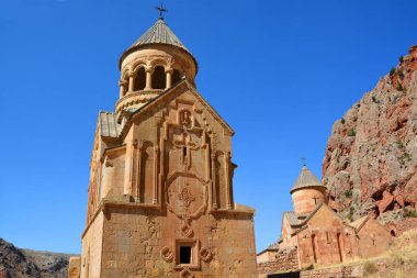 NORAVANK Manastırı, ARMENIA - 10 AĞUSTOS 2017: Syunik 'in ünlü Noravank Manastırı