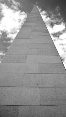 YEREVAN ARMENIA 09: 19: Tsitsernakaberd Ermeni Soykırımı Anıt Kompleksi, Ermeni Soykırımı kurbanlarına 1915 yılında Osmanlı hükümeti tarafından adanmış resmi bir anıttır.