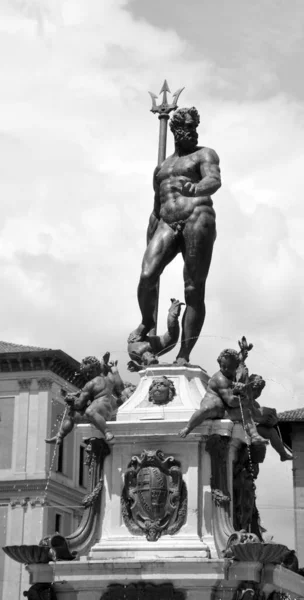 Άγαλμα Του Βασιλιά Της Υπόθεσης Του Αυτοκράτορα Στην Πλατεία Della — Φωτογραφία Αρχείου