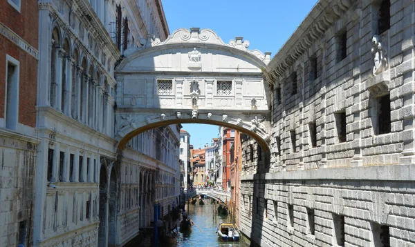 Kilátás Nyílik Csatorna Híd Velencében Olaszország — Stock Fotó