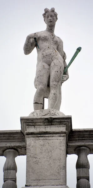 Старая Статуя Венеции Италия — стоковое фото