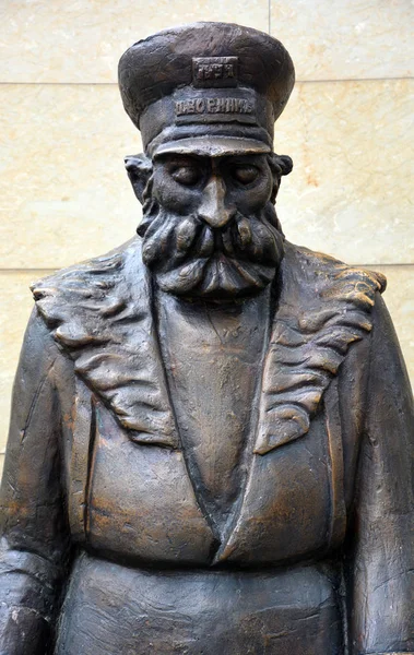 Tbilisi Georgia Bronzen Sculptuur Van Een Oude Man Met Muur — Stockfoto