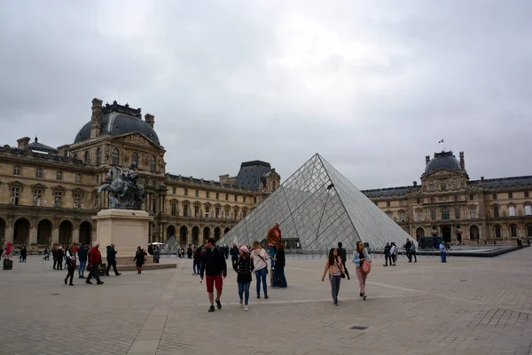 フランス パリのルーブル美術館 — ストック写真