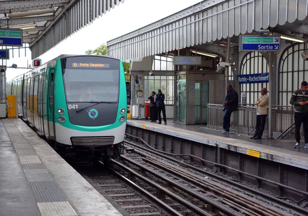 Tram Het Station — Stockfoto