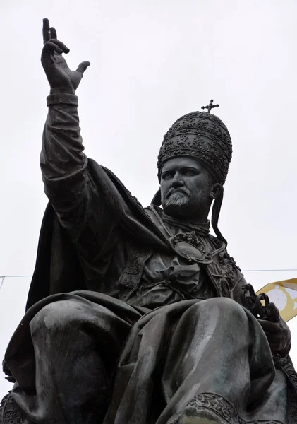 Статуя Короля Европейском Городе — стоковое фото