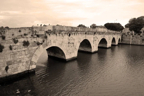 Θέα Της Γέφυρας Και Του Ποταμού Άρνο Στη Φλωρεντία Ιταλία — Φωτογραφία Αρχείου
