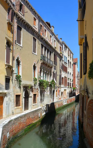 Belle Vue Sur Rue Eau Les Bâtiments Anciens Venise Italie — Photo