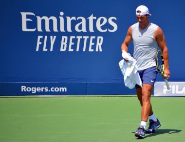 Montreal - Ağustos 5:Raphael Nadal Montreal, Kanada'da Montreal Rogers Cup 5 Ağustos 2011 tarihinde, eğitim sahasında. İspanyol profesyonel tenis oyuncusu ve eski bir dünya No 1 Rafael 