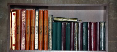 SHAMAKHI AZWEIJAN 09 07: Shamakhi 'deki Juma Camii' ndeki ya da Şah İnşaat Camii 'ndeki Cuma Camii' ndeki taramalar - 743-744 Tiflis 'ten gelen jeolojik bir komisyonun araştırmasına dayanıyor