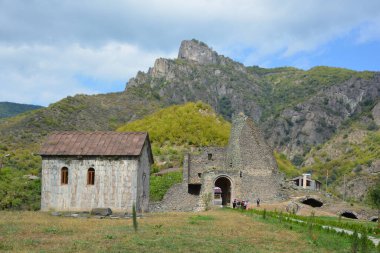 Akhtala kale-manastırı Ermenistan 'daki 10. yüzyıl güçlendirilmiş Gürcistan Ortodoks Kilisesi manastırı 