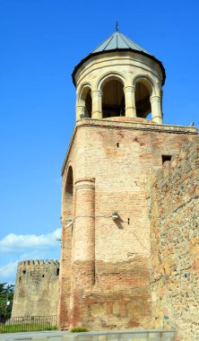 Gürcistan 'ın eski başkenti olan Mcxeta' nın dışı, Gürcistan 'ın sembollerinden biri olan Sveticxoveli şato-katedrali. 