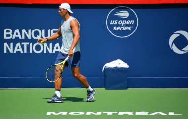 Montreal - Ağustos 5:Raphael Nadal Montreal, Kanada'da Montreal Rogers Cup 5 Ağustos 2011 tarihinde, eğitim sahasında. İspanyol profesyonel tenis oyuncusu ve eski bir dünya No 1 Rafael 