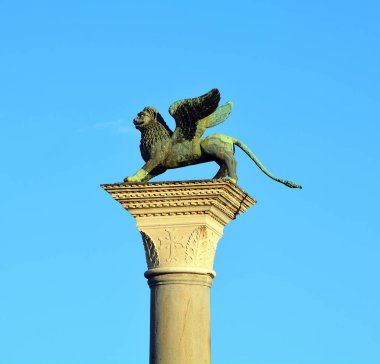 Barselona şehrinde bir at heykeli