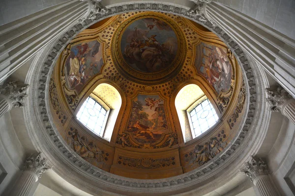 Интерьер Peter Basilica — стоковое фото