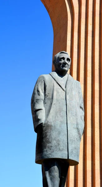 Gyumri Armenia 2019 Statua Placu Charlesa Aznavoura Duży Plac Północnej — Zdjęcie stockowe